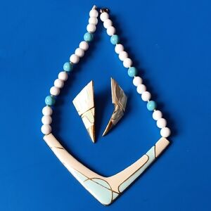 Elegant White and Gold Necklace Set